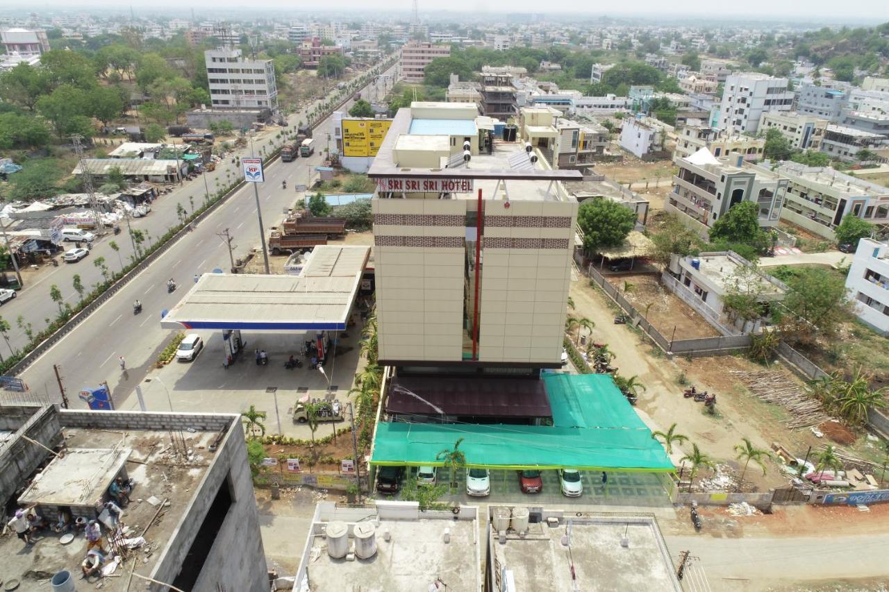 Sri Sri Sri Hotel Khammam Εξωτερικό φωτογραφία