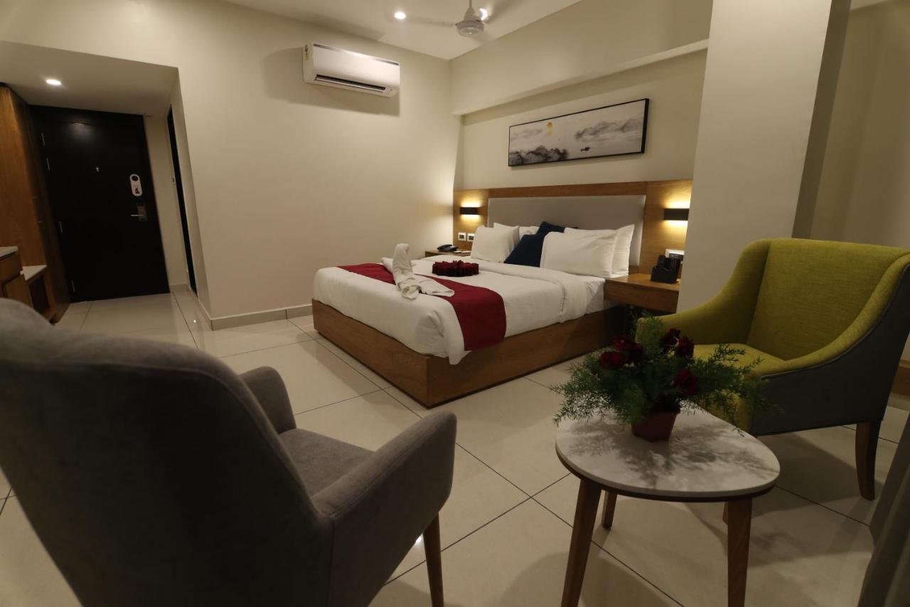 Sri Sri Sri Hotel Khammam Εξωτερικό φωτογραφία