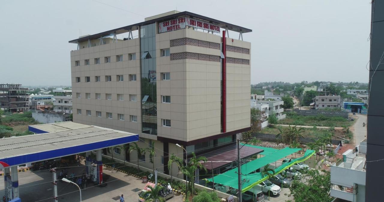 Sri Sri Sri Hotel Khammam Εξωτερικό φωτογραφία