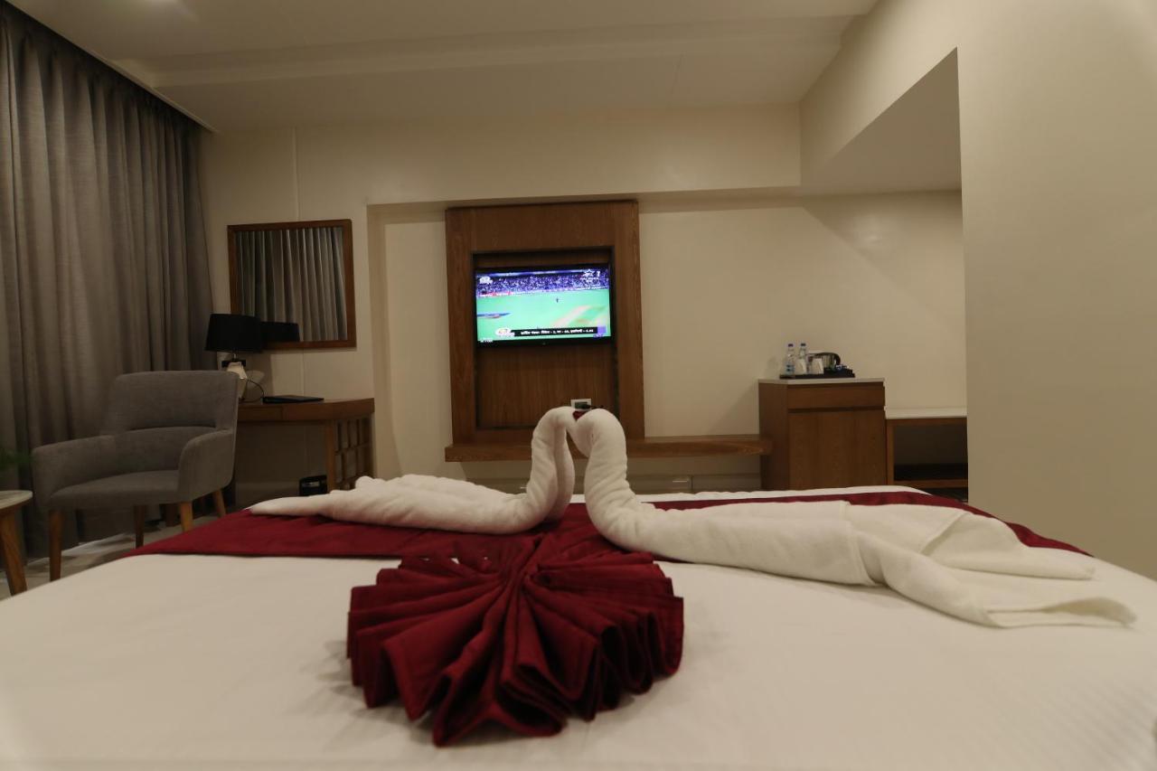Sri Sri Sri Hotel Khammam Εξωτερικό φωτογραφία